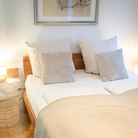 Residenz - Lichtermeer - Seeterrasse - Sauna - Parkplatz *